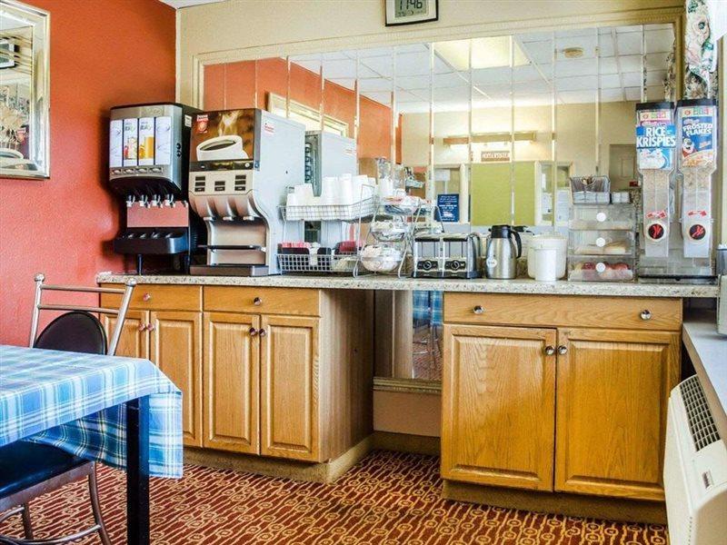 Rodeway Inn Harrisburg Esterno foto