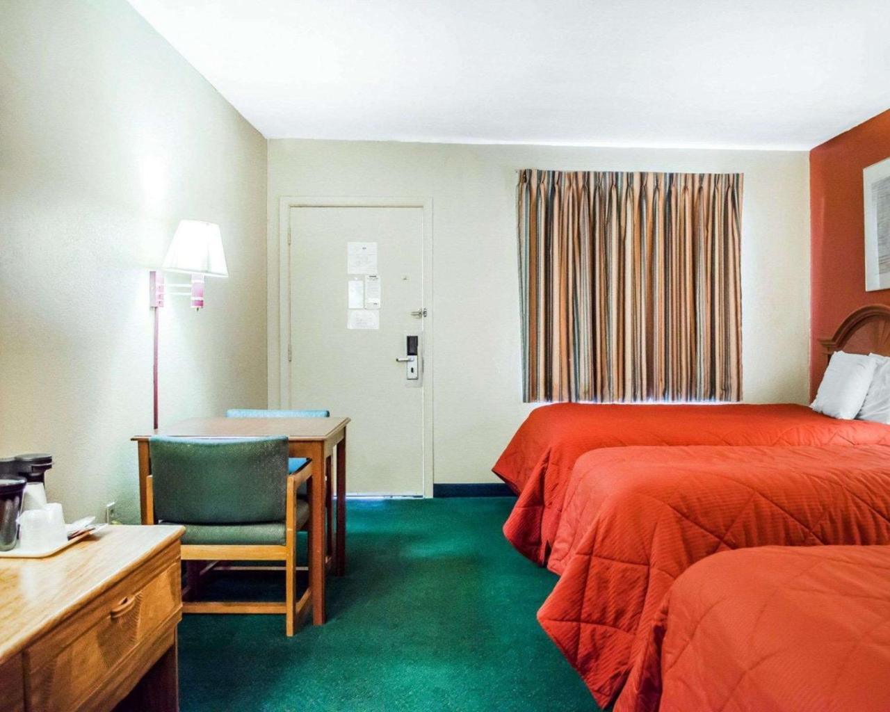 Rodeway Inn Harrisburg Esterno foto