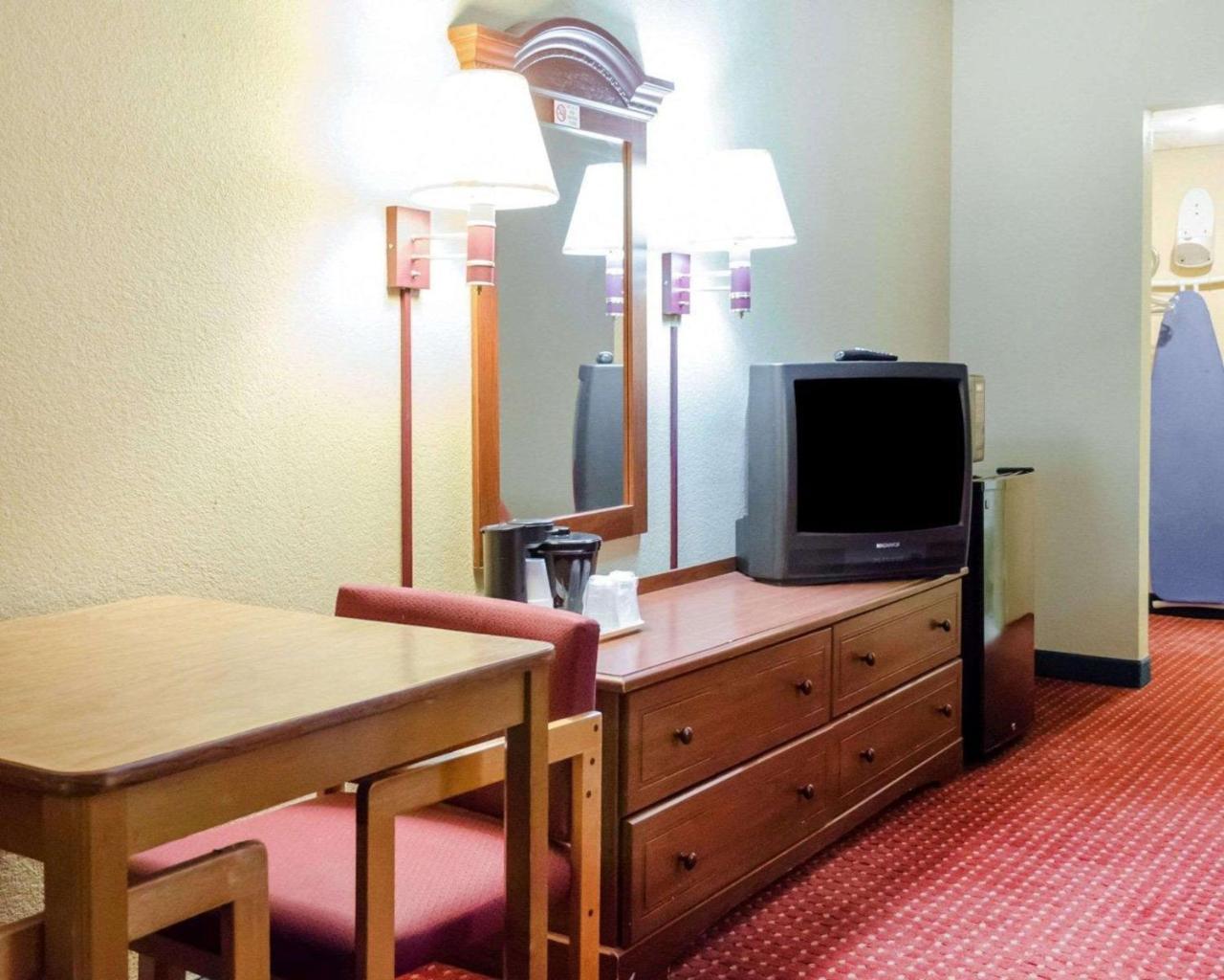 Rodeway Inn Harrisburg Esterno foto