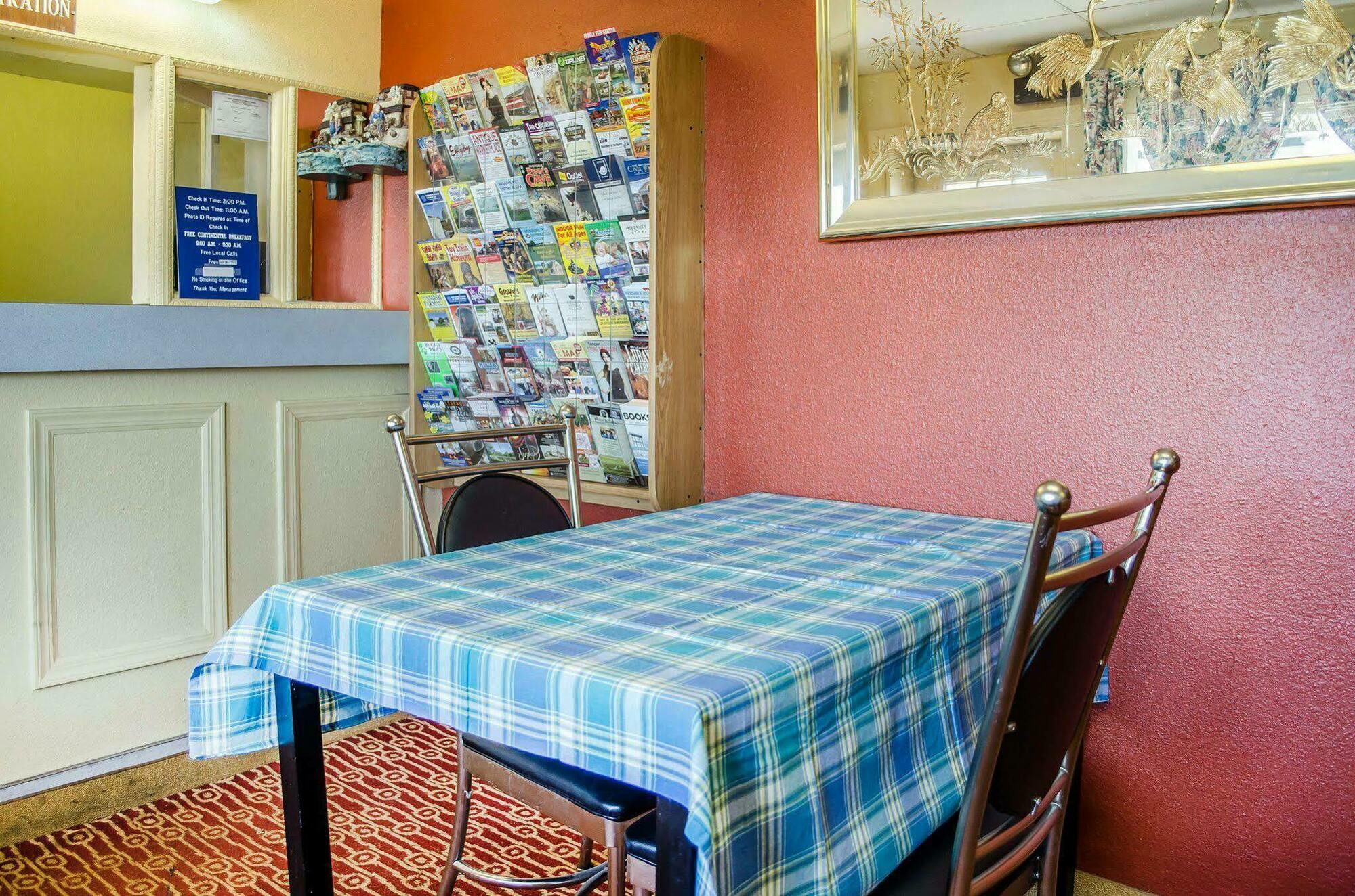 Rodeway Inn Harrisburg Esterno foto