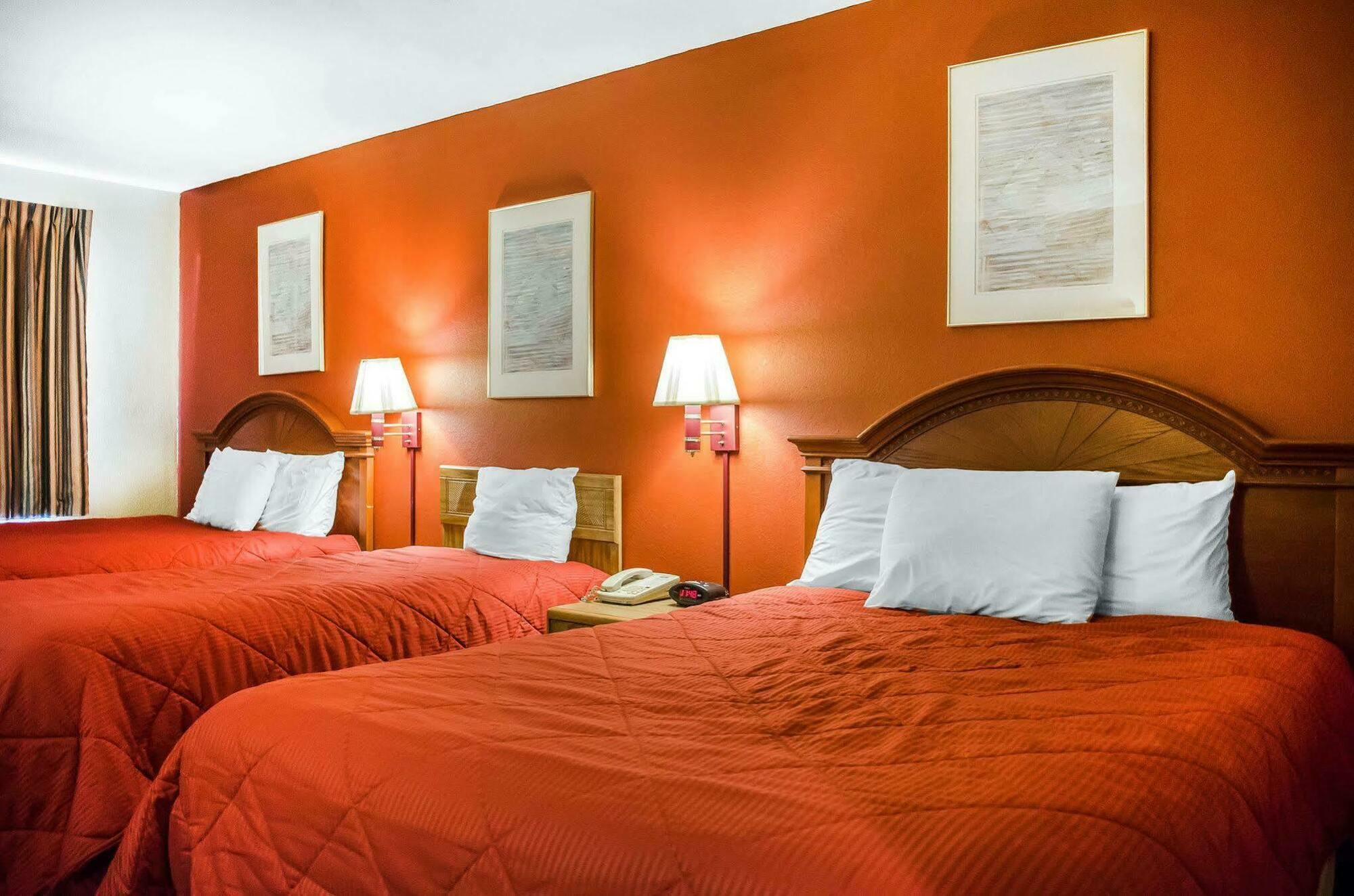 Rodeway Inn Harrisburg Esterno foto